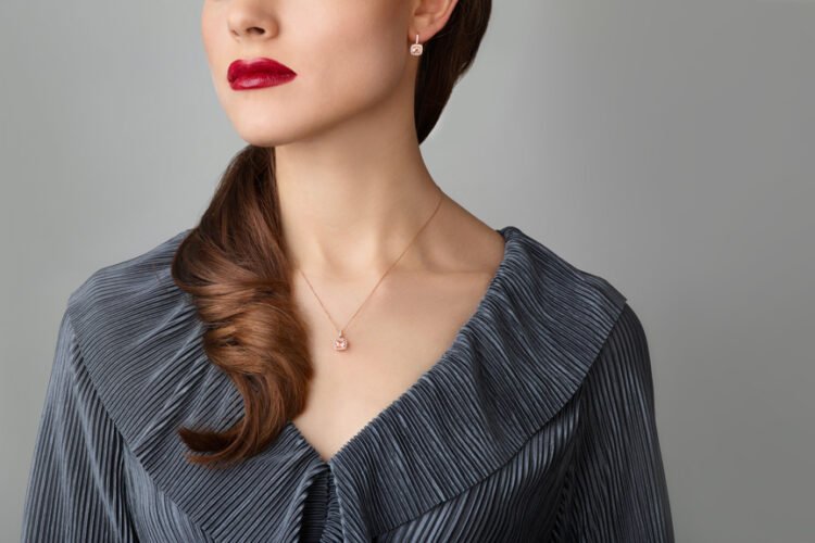 photo model in bold makeup